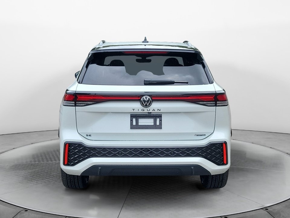 New 2026 Volkswagen Tiguan SE R-Line AWD/4WD image 5