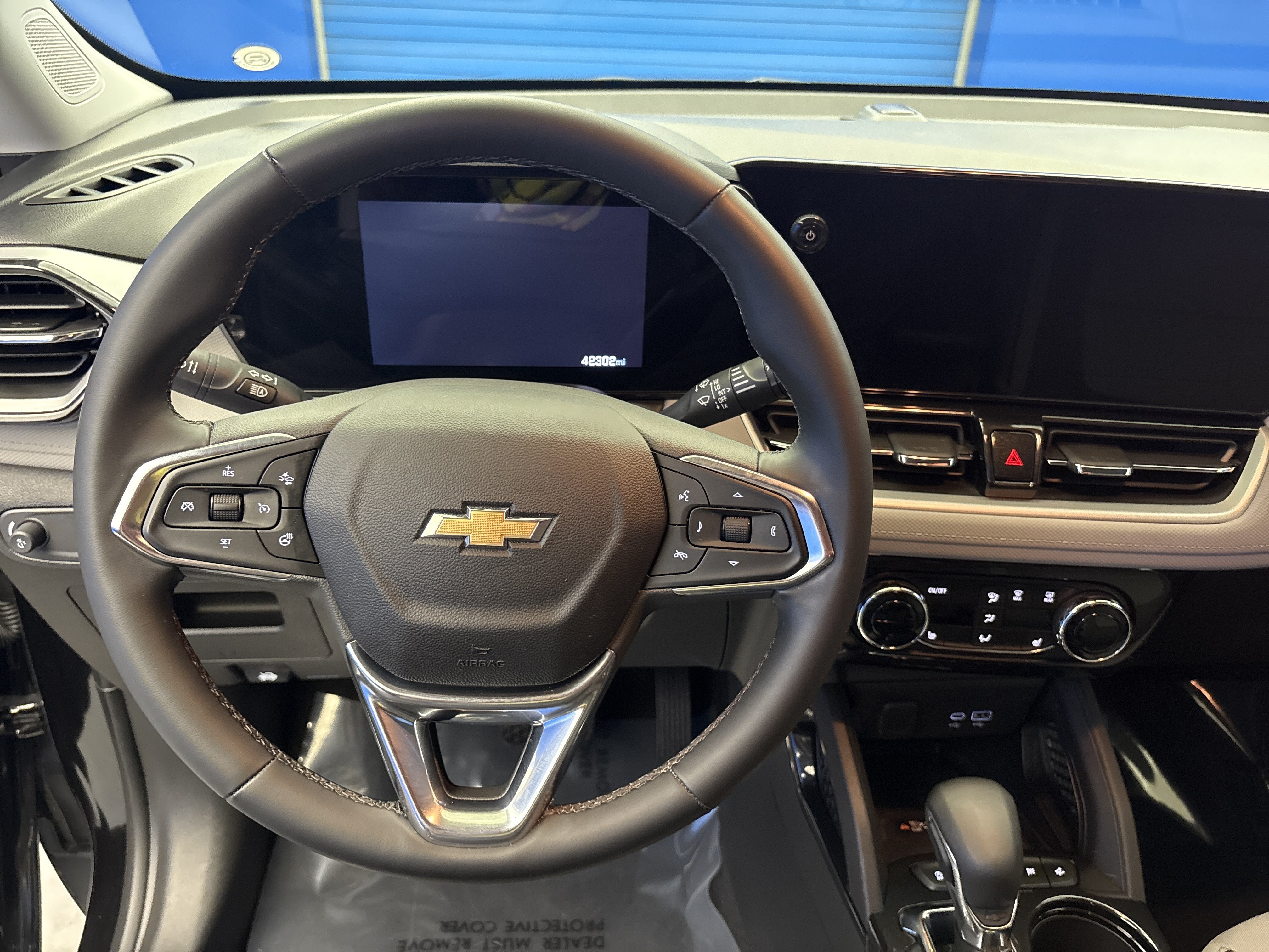 Used 2025 Chevrolet TrailBlazer LT w/ Convenience Package FWD image 14