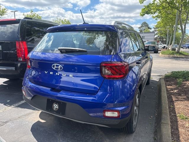 Used 2025 Hyundai Venue SEL FWD image 8