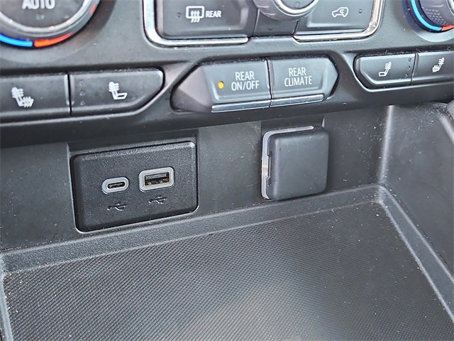 Used 2024 Chevrolet Suburban LT image 30