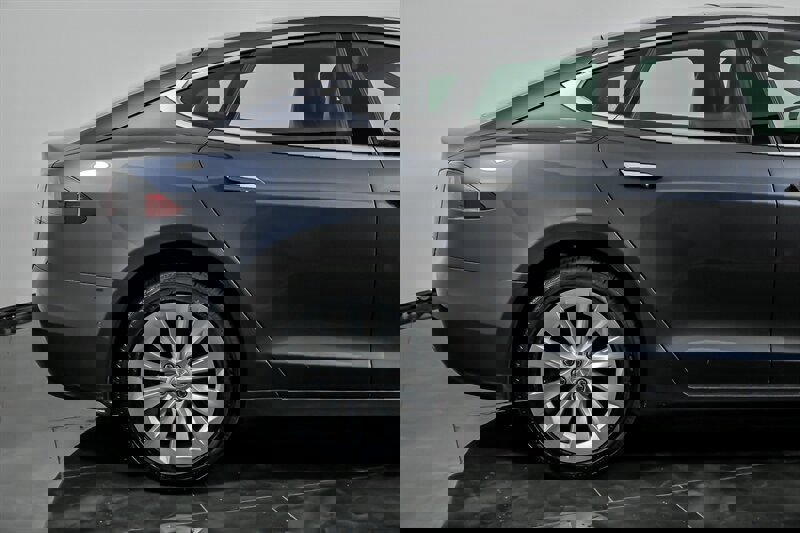 Used 2018 Tesla Model S 100D image 11