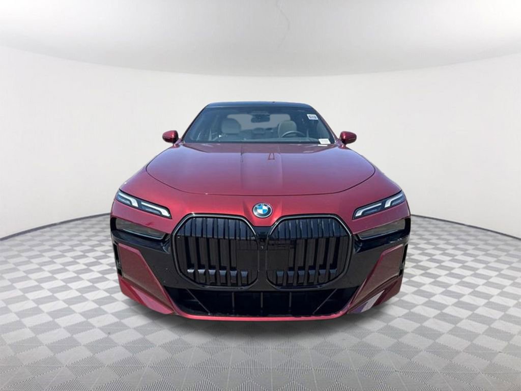 New 2025 BMW 750e xDrive image 3