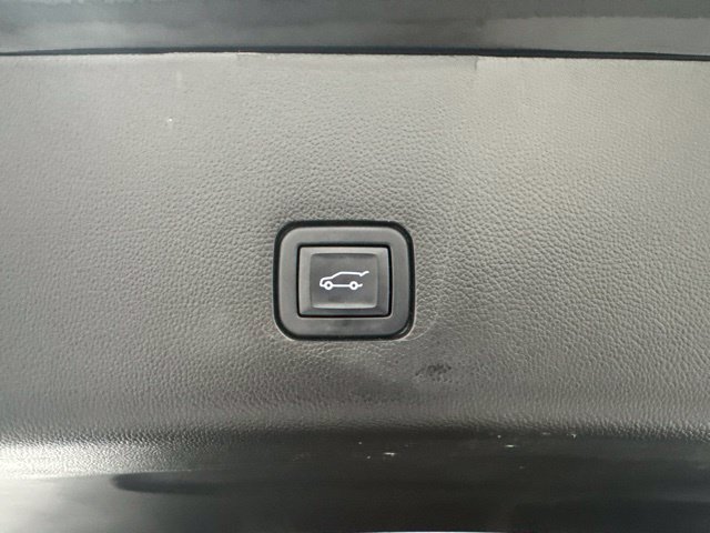 Used 2022 Chevrolet Traverse LT FWD image 29