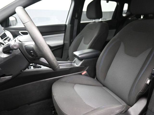 Used 2025 Jeep Compass Sport image 14