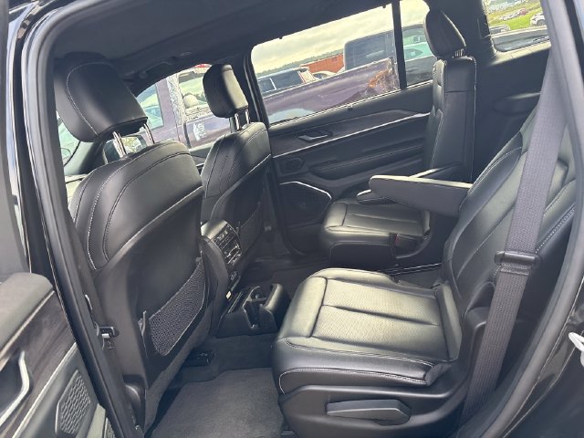 Used 2025 Jeep Grand Cherokee L Limited w/ Luxury Tech Group II AWD/4WD image 21