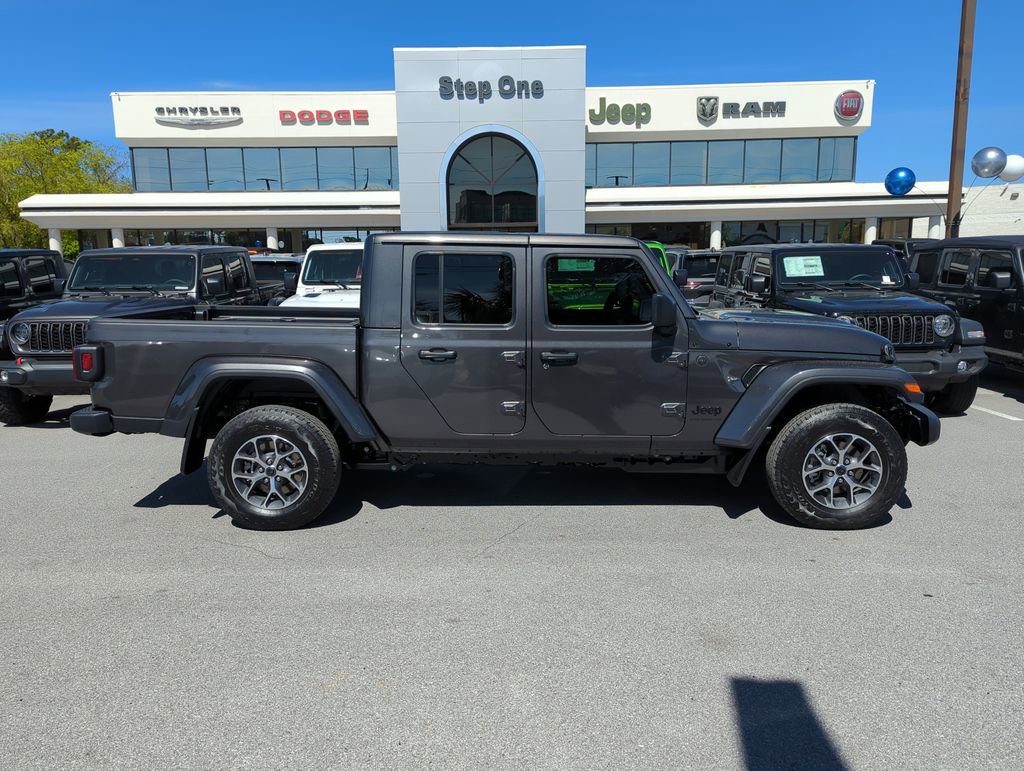 New 2026 Jeep Gladiator Sport AWD/4WD image 4