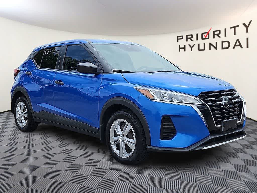 Used 2021 Nissan Kicks S FWD image 3