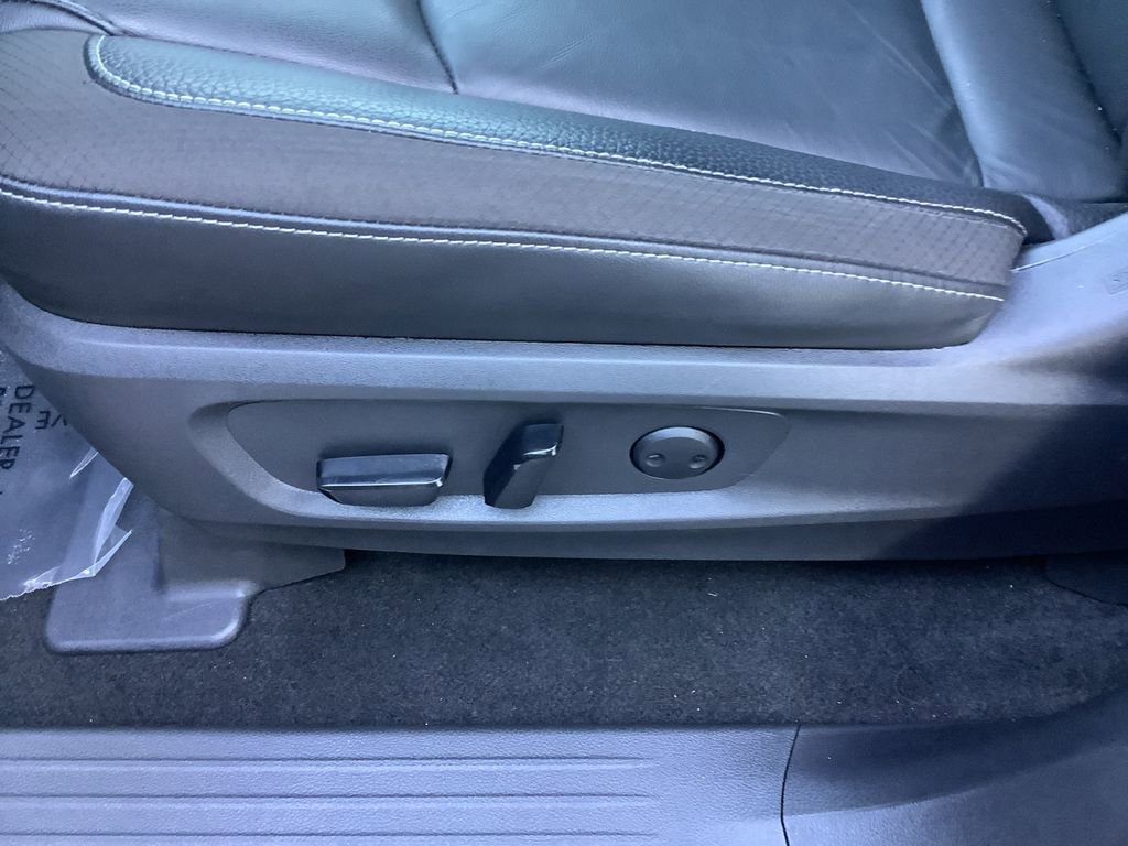 Used 2023 Nissan Pathfinder SL image 25