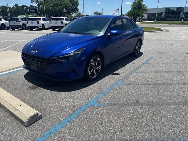 Used 2023 Hyundai Elantra SEL w/ Convenience Package FWD image 11