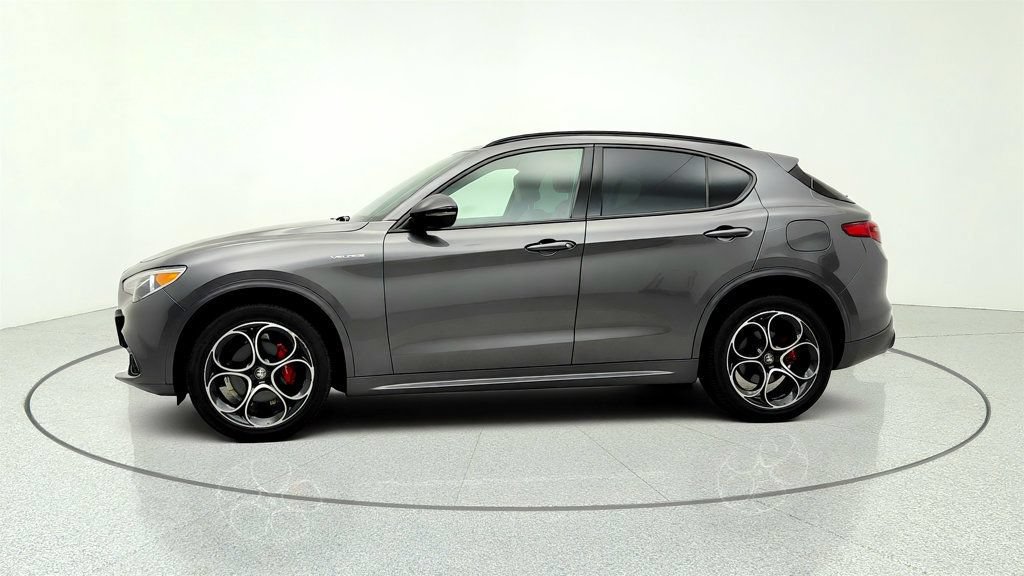 Used 2022 Alfa Romeo Stelvio Veloce AWD/4WD image 8