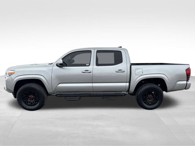 Used 2022 Toyota Tacoma SR AWD/4WD image 2