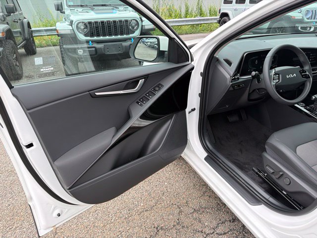 New 2026 Kia Niro EX FWD image 10