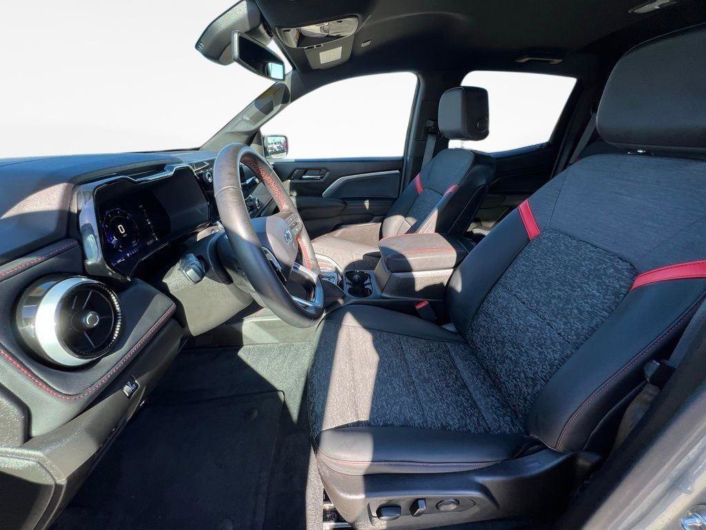 Used 2023 Chevrolet Colorado Z71 w/ Z71 Convenience Package 2 image 17