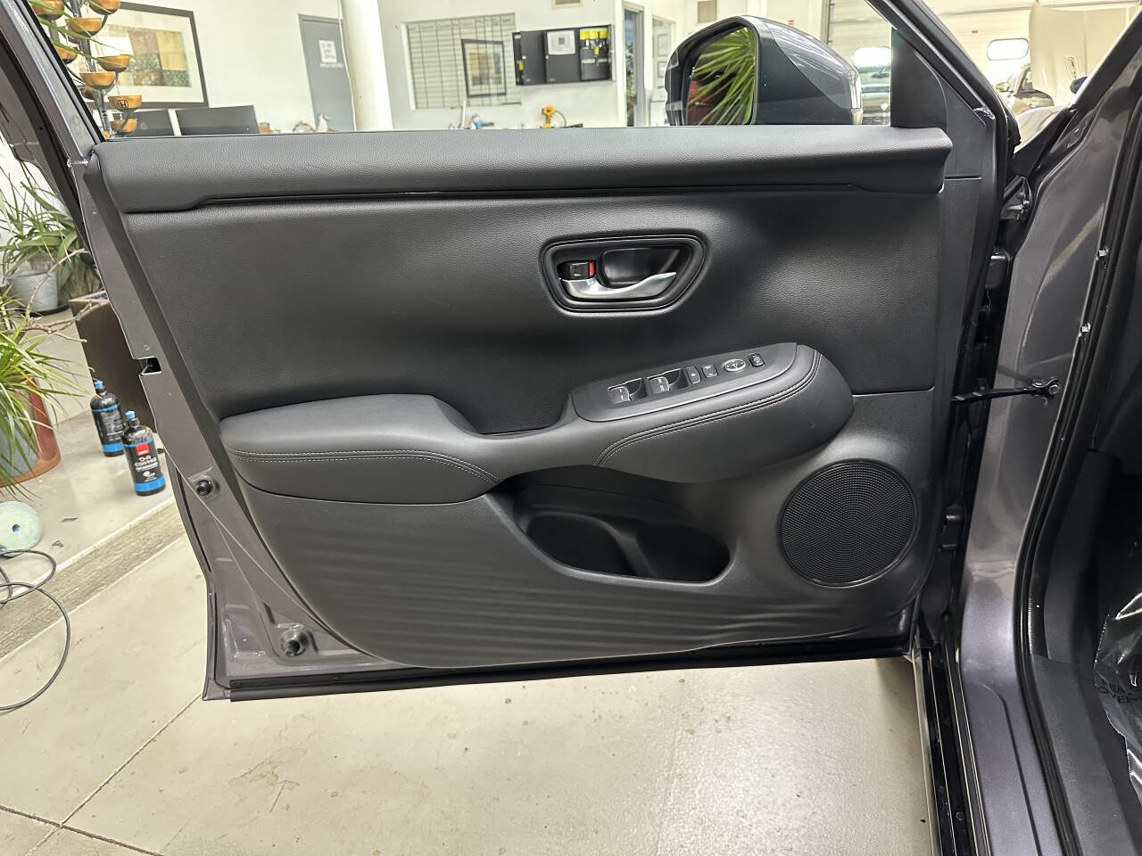 Used 2024 Honda HR-V EX-L image 10