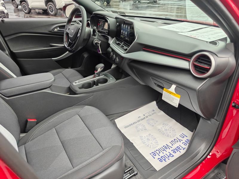 Used 2026 Chevrolet Trax RS image 17