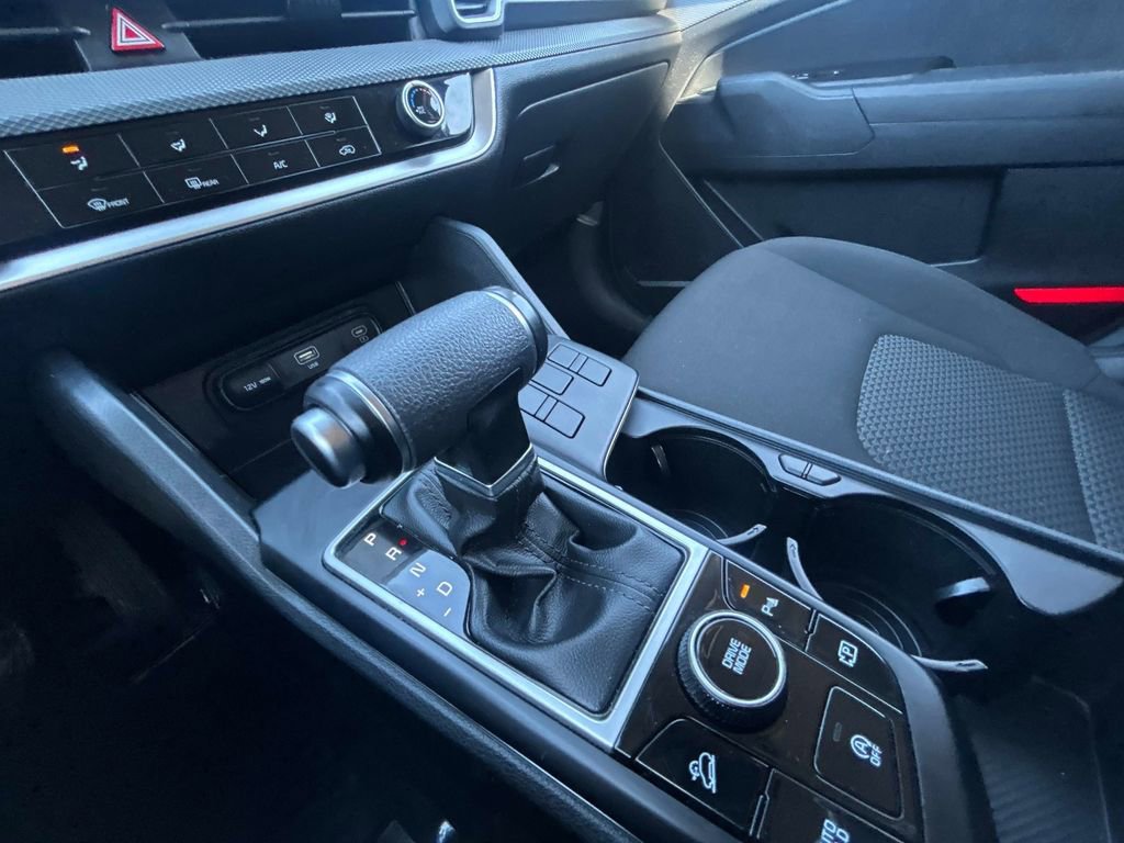 Used 2024 Kia Sportage LX image 30