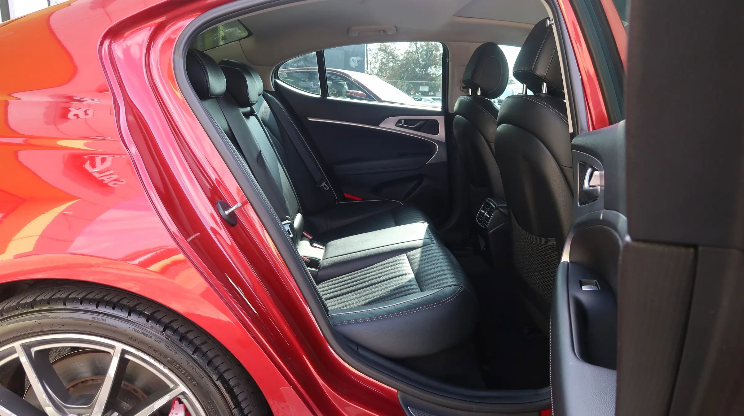 Used 2021 Genesis G70 3.3T image 21