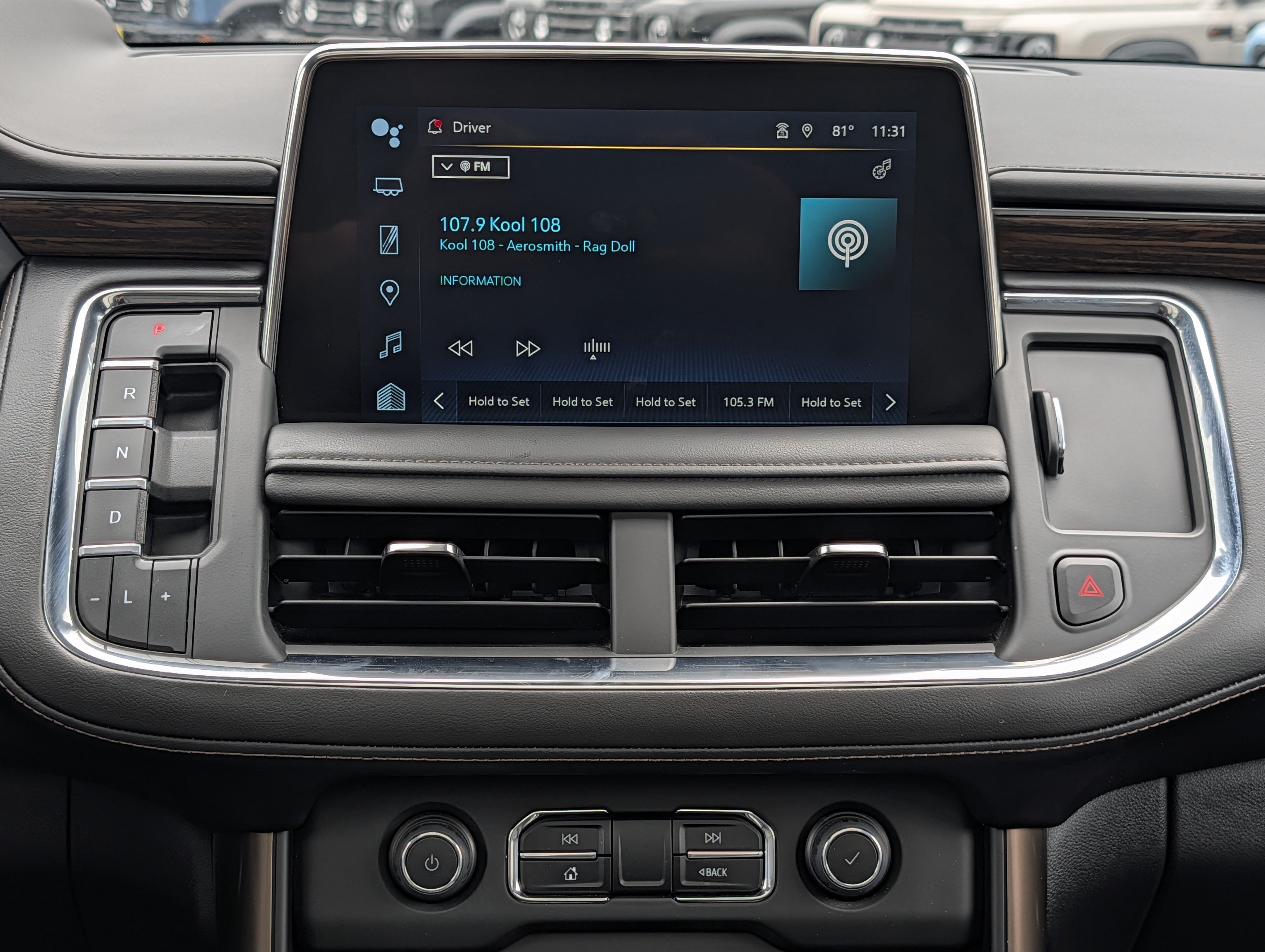Used 2023 Chevrolet Suburban High Country w/ LPO, Illumination Package AWD/4WD image 28