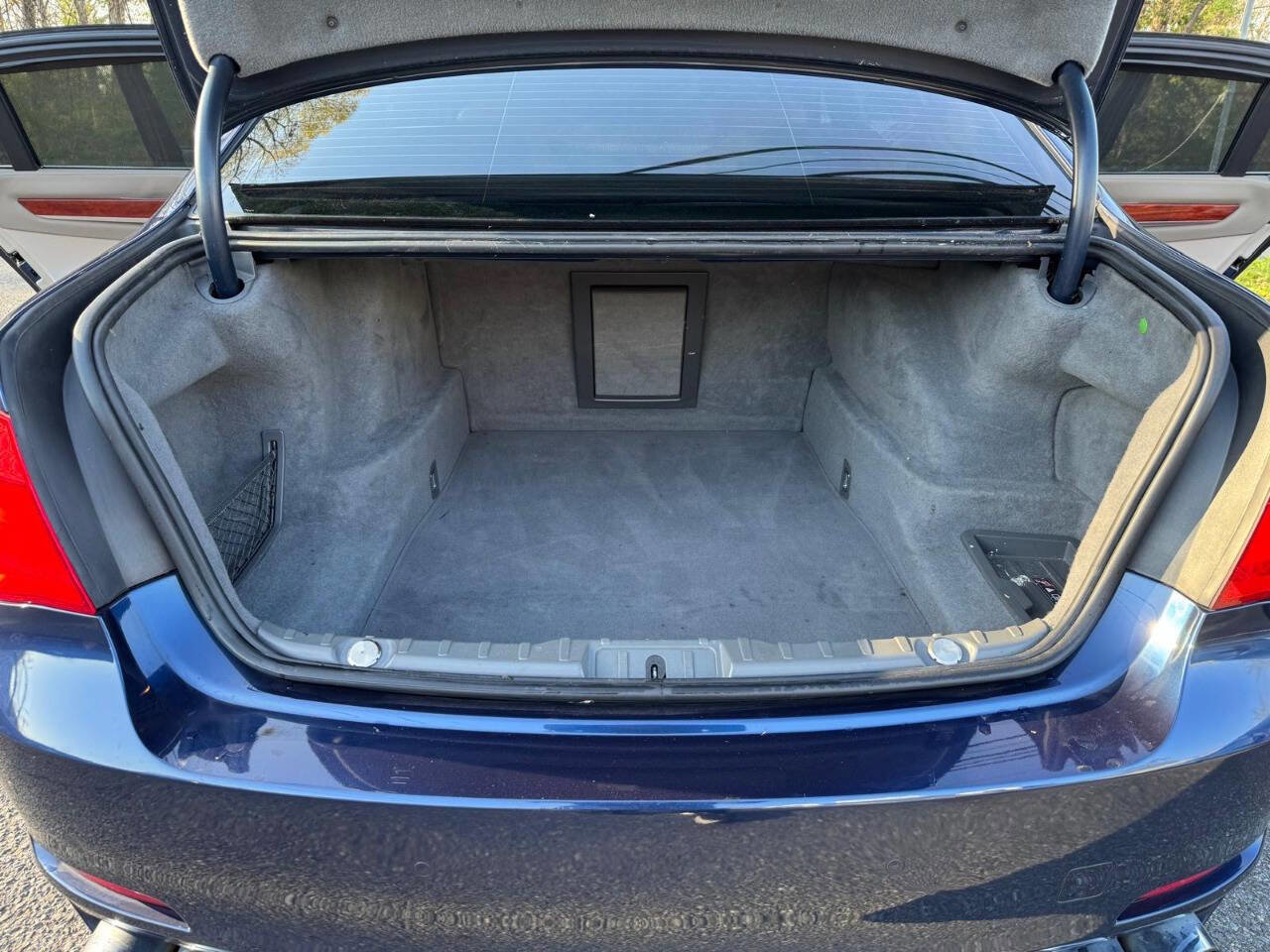 Used 2012 BMW ALPINA B7 xDrive LWB w/ Luxury Rear Seating Pkg image 16