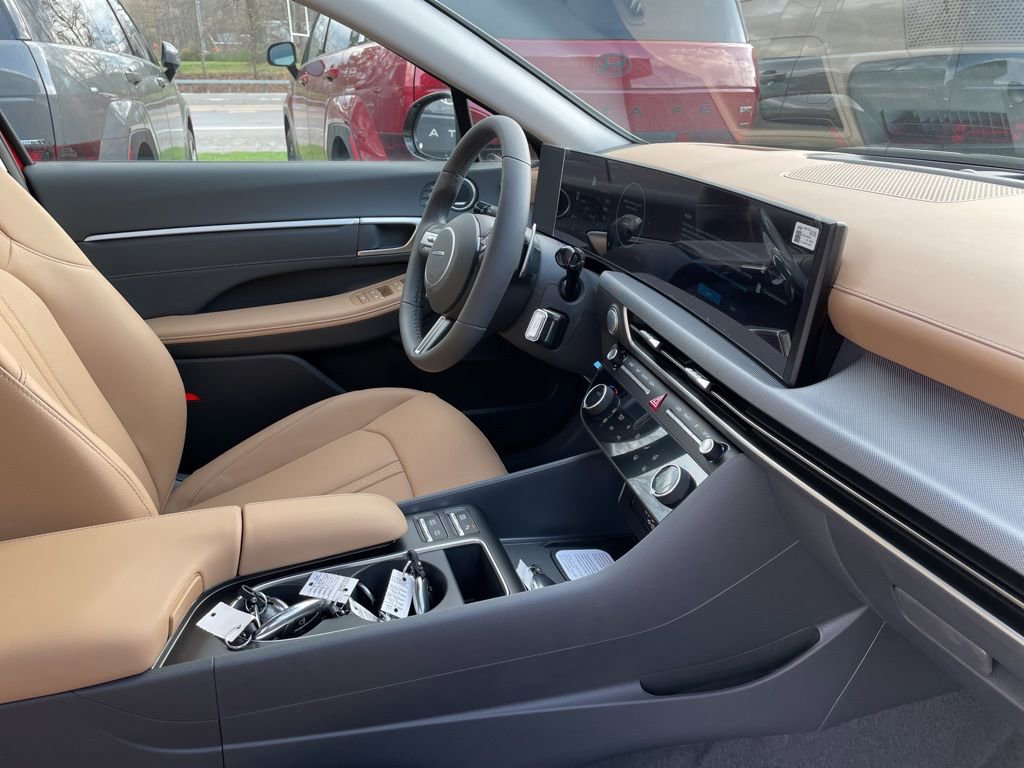 New 2026 Hyundai Sonata Limited FWD image 8