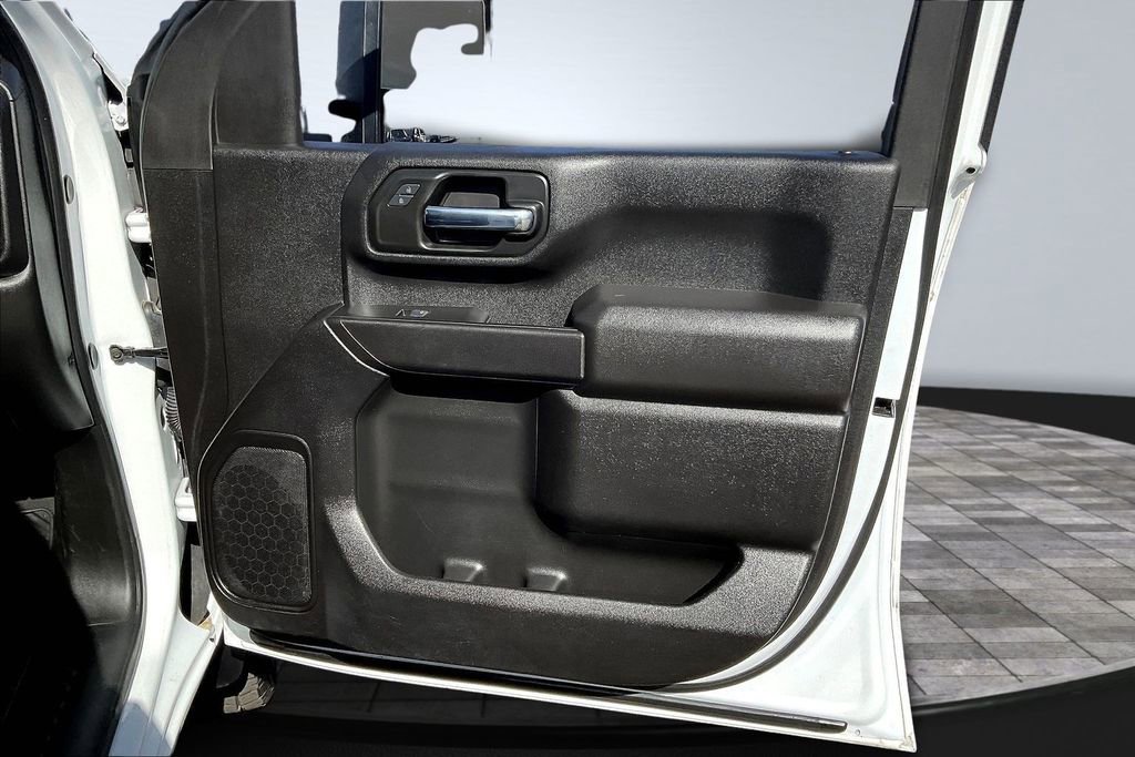 Used 2025 Chevrolet Silverado 2500 Custom w/ Custom Value Package image 27