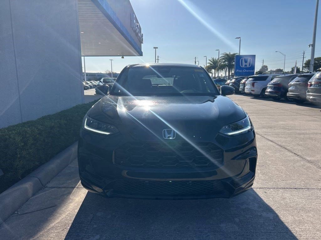 Used 2023 Honda HR-V EX-L image 2