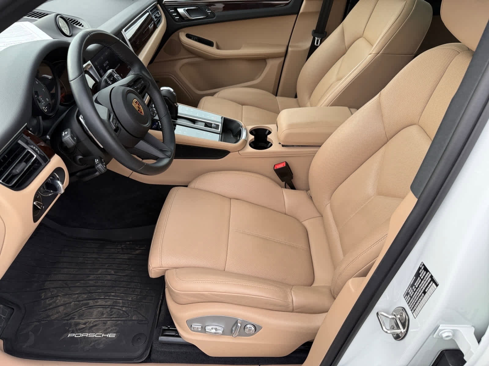 Used 2023 Porsche Macan S image 10