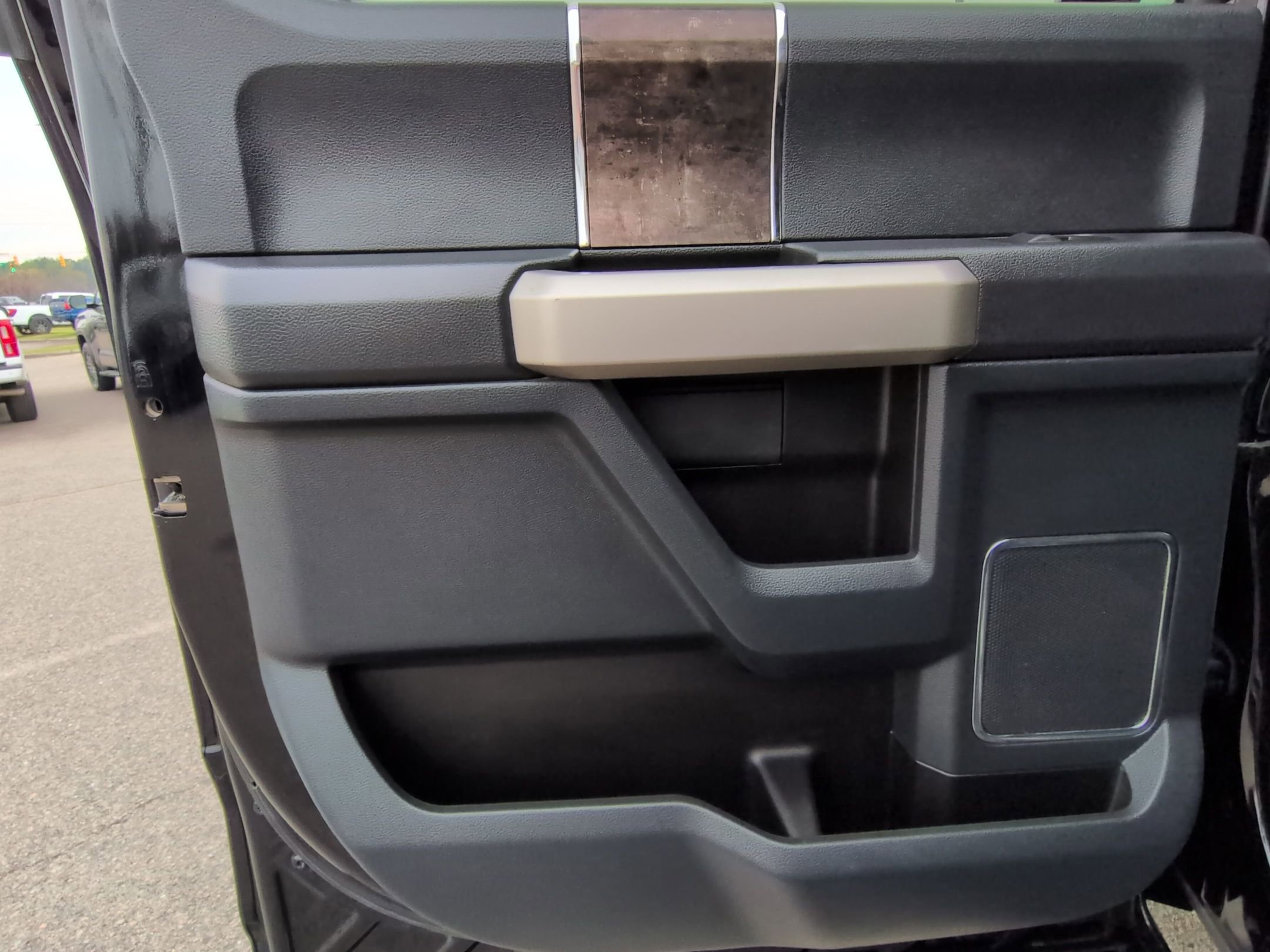 Certified 2022 Ford F350 Lariat w/ Black Appearance Package image 27