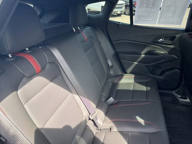 Used 2024 Chevrolet Trax RS w/ Sunroof Package FWD image 24