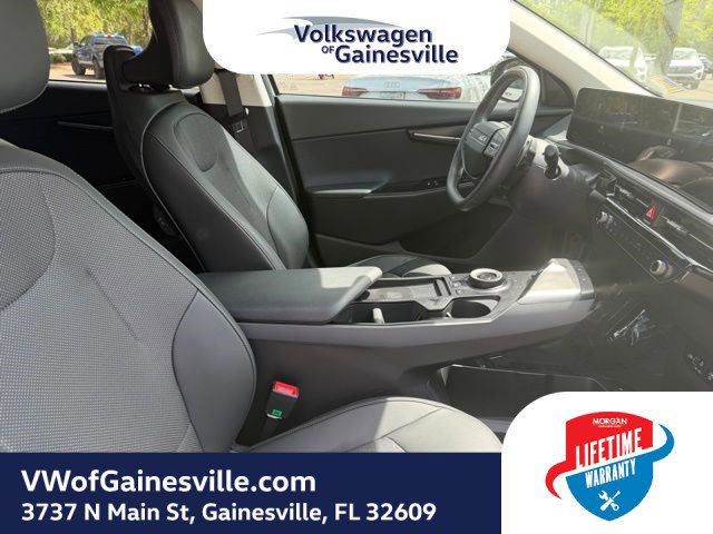 Used 2025 Kia EV6 Light w/ Light LR Technology Package image 8