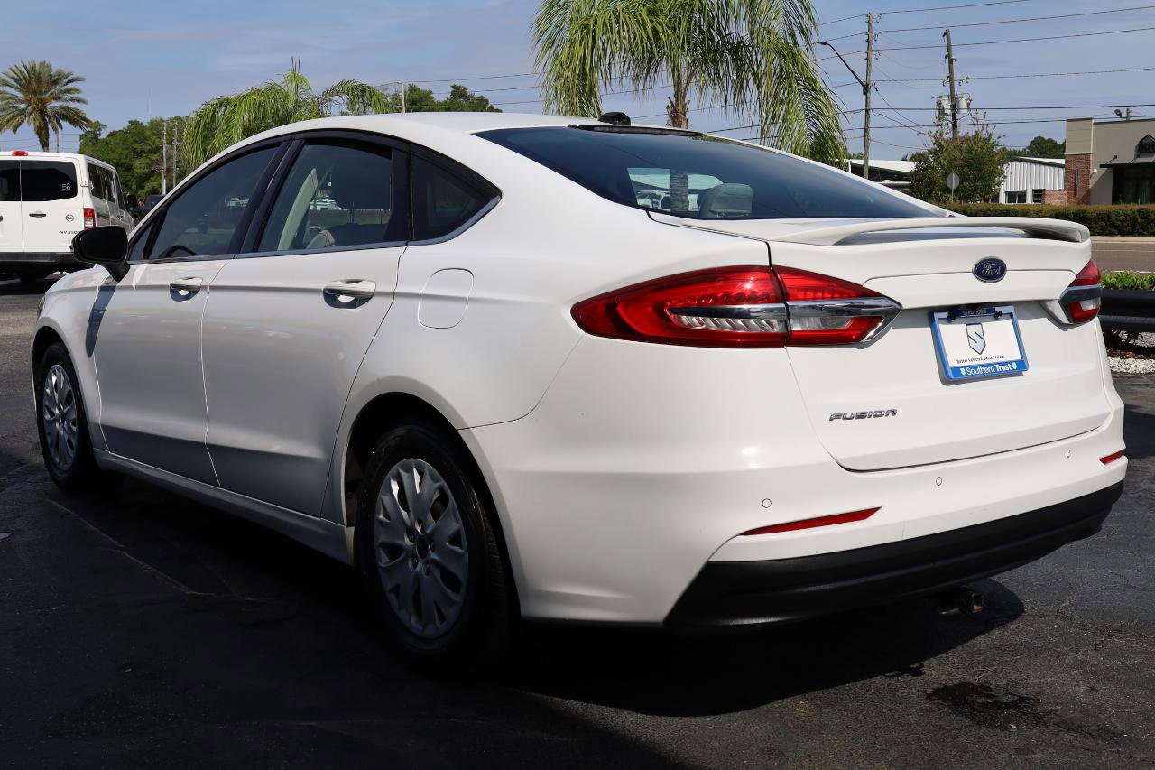 Used 2019 Ford Fusion S image 3