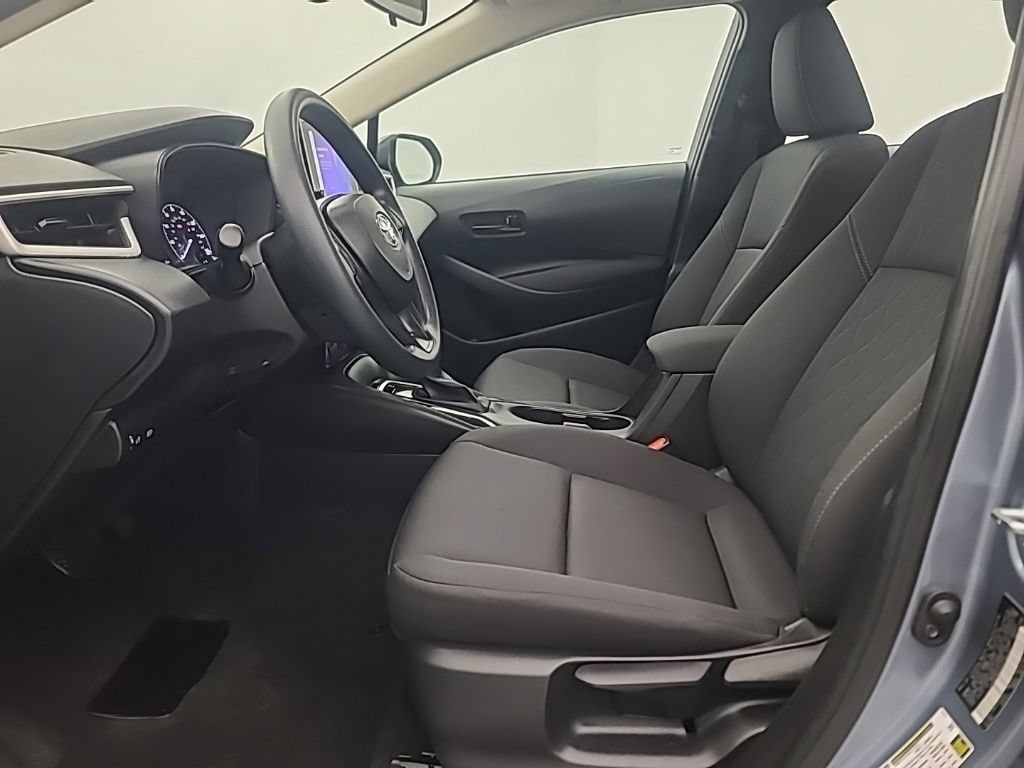 Used 2025 Toyota Corolla LE FWD image 27