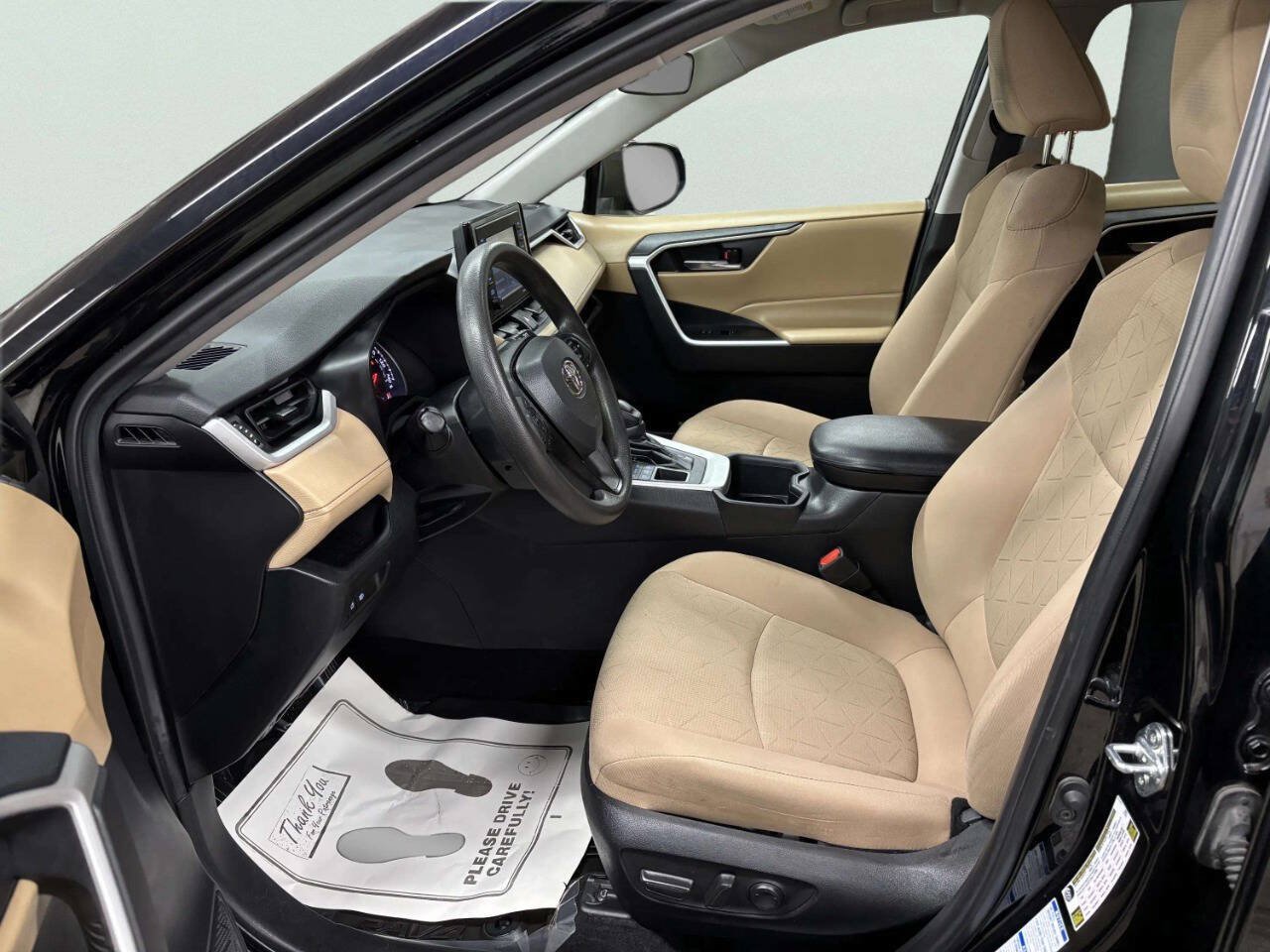Used 2022 Toyota RAV4 XLE AWD/4WD image 14