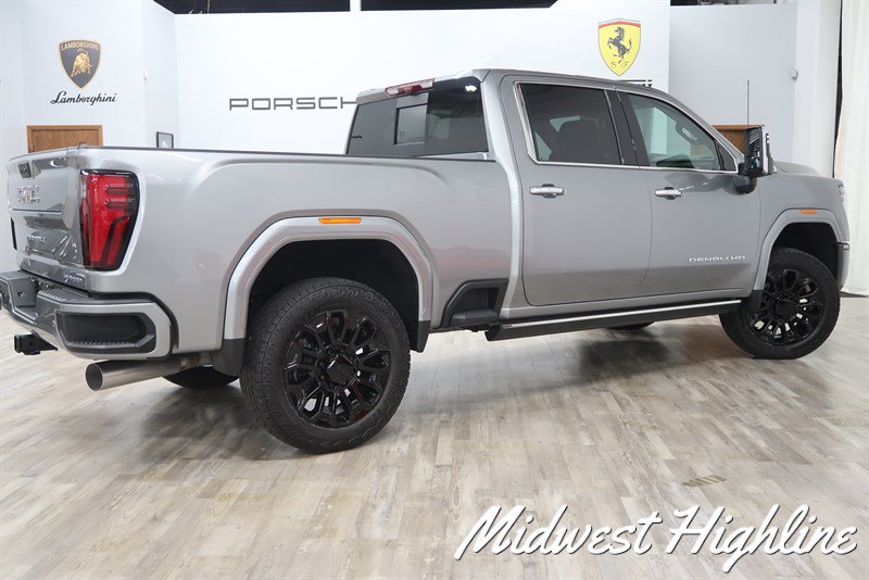 Used 2025 GMC Sierra 2500 Denali w/ Denali Reserve Package AWD/4WD image 5