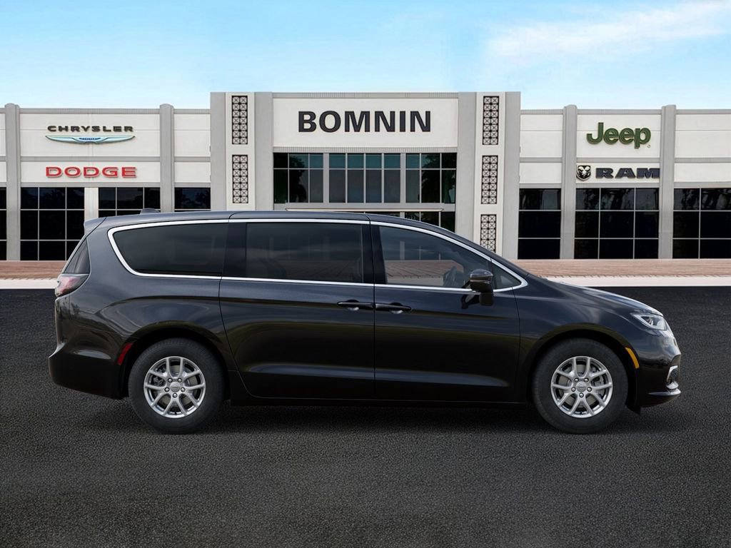 New 2026 Chrysler Pacifica Select image 21