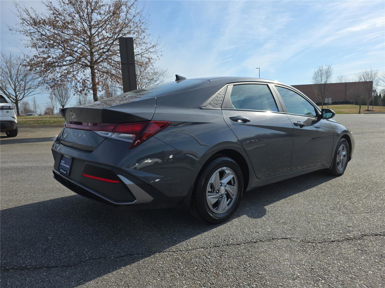 Certified 2024 Hyundai Elantra SE image 4