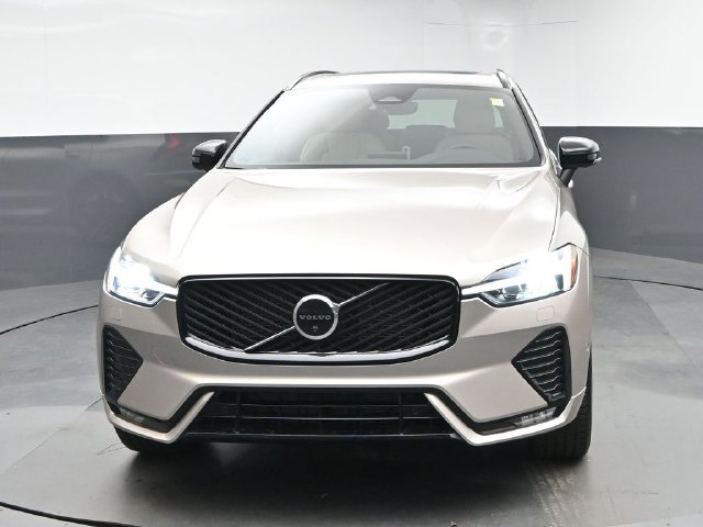 New 2026 Volvo XC60 B5 Plus w/ Protection Package Premier AWD/4WD image 3