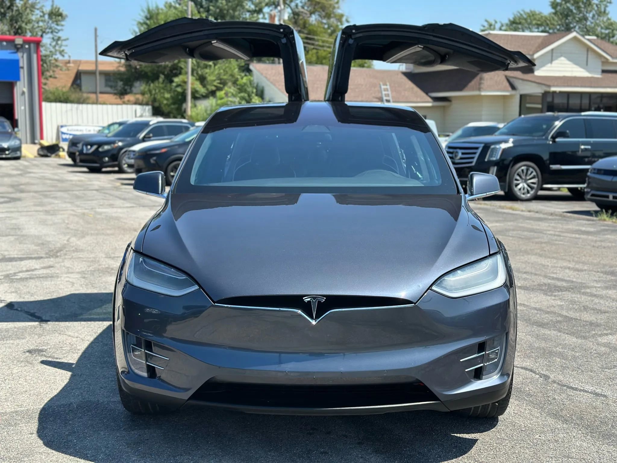Used 2018 Tesla Model X 75D image 3