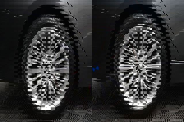 Used 2013 BMW 335i xDrive Sedan image 5