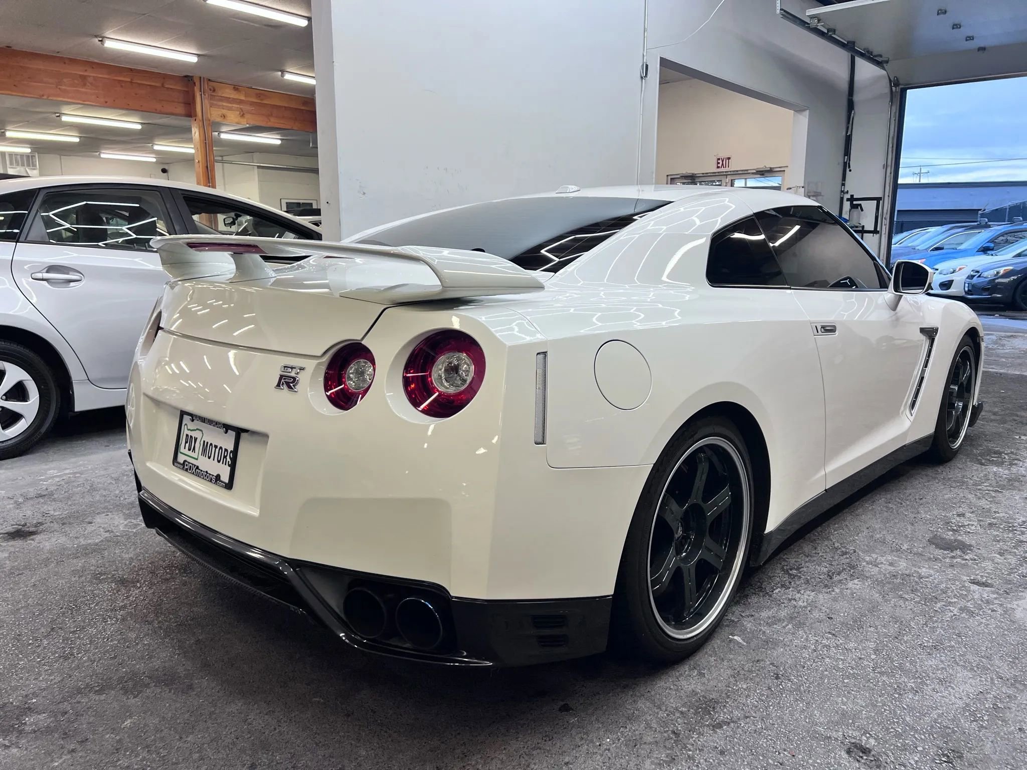 Used 2015 Nissan GT-R Premium image 6