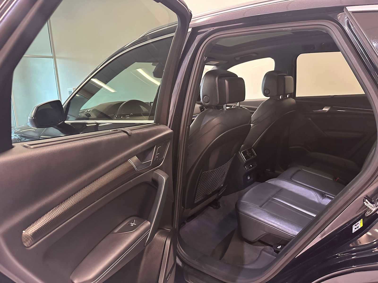 Used 2018 Audi SQ5 Prestige w/ Prestige Package AWD/4WD image 25