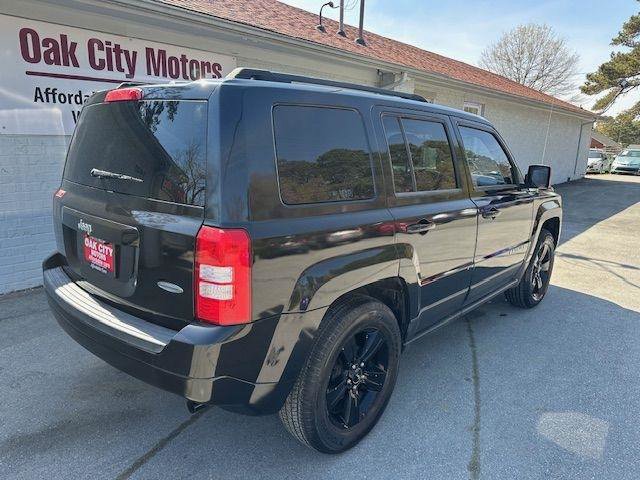 Used 2016 Jeep Patriot Latitude FWD image 5