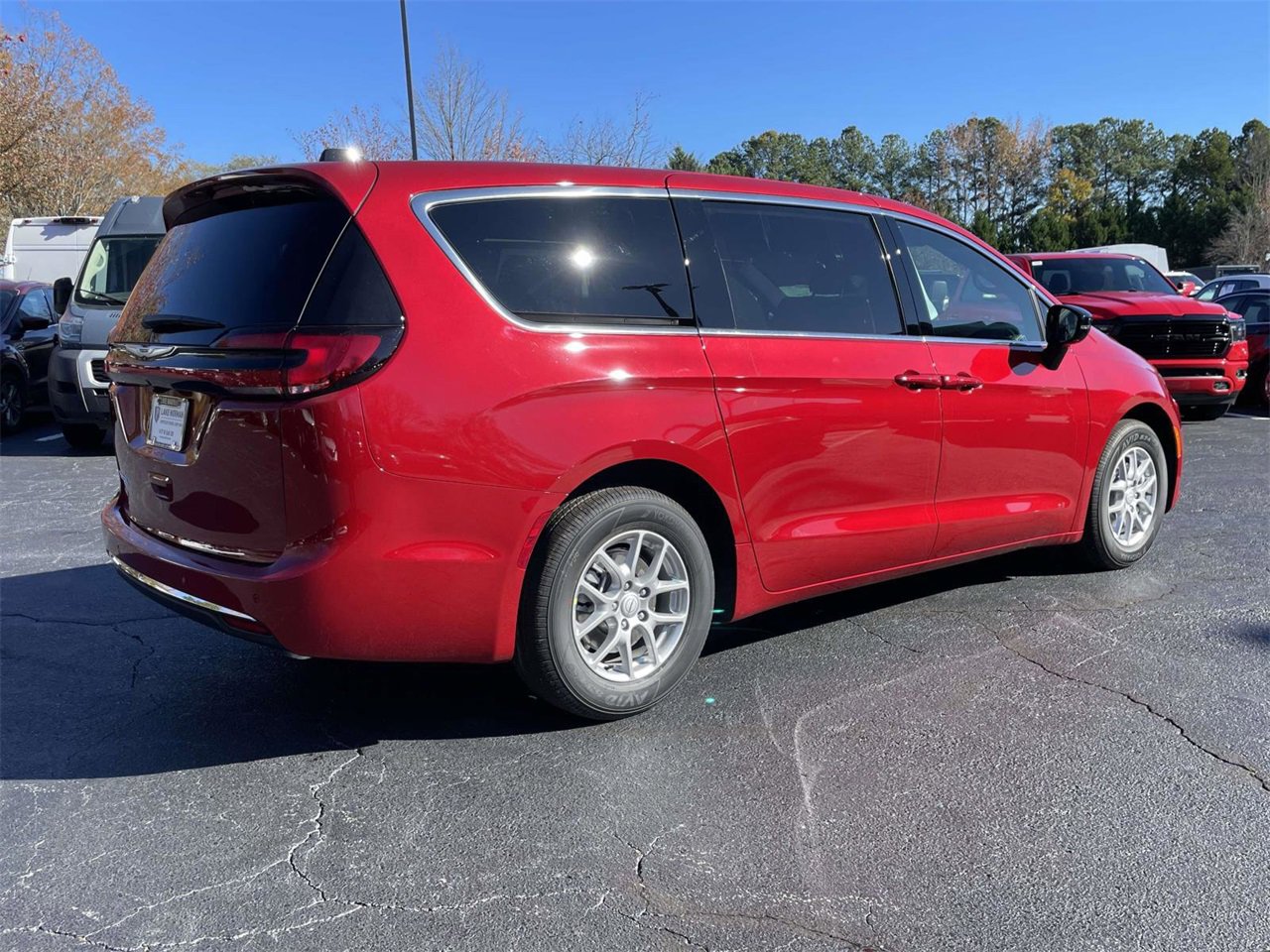 New 2026 Chrysler Pacifica Select image 9