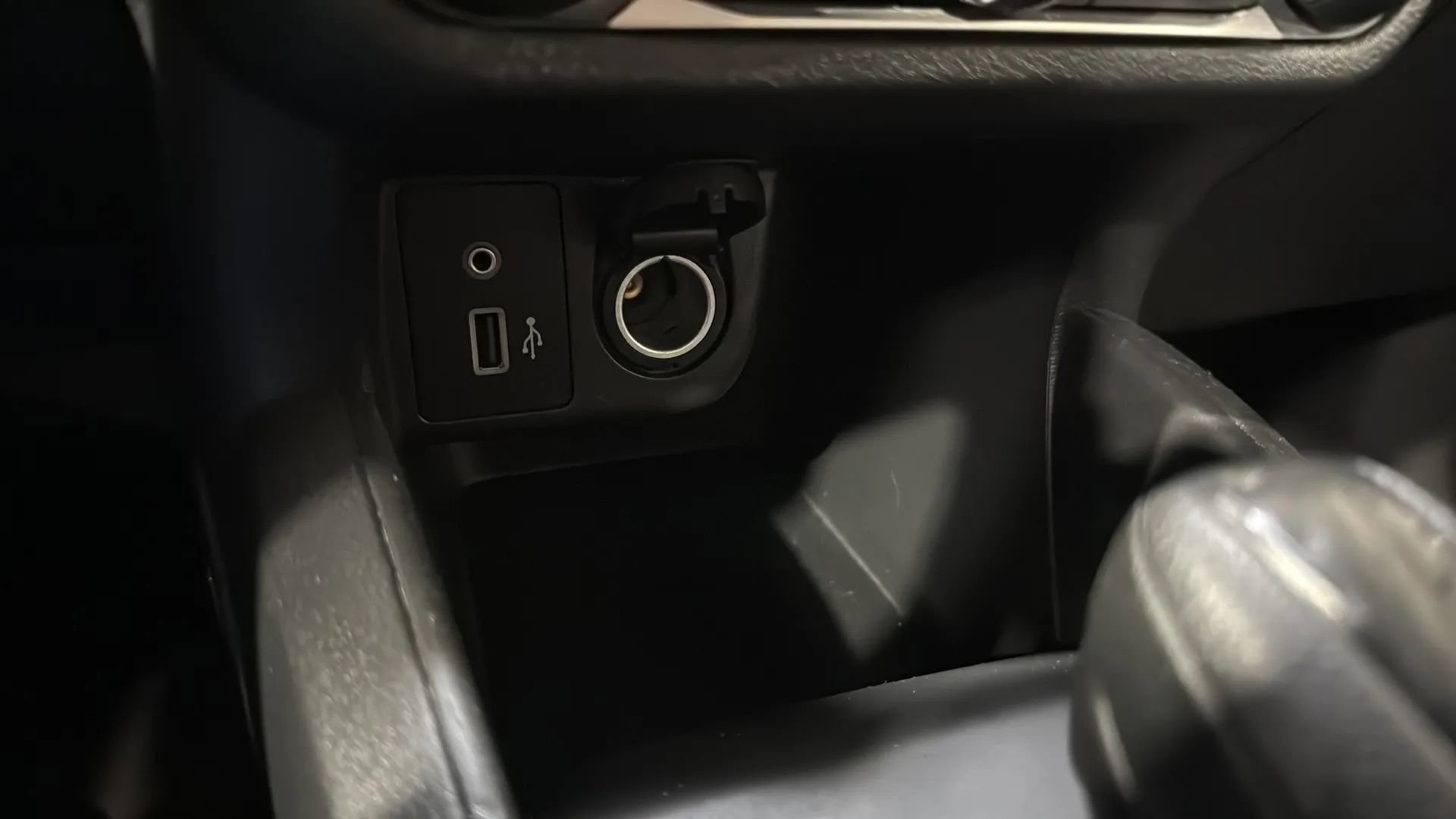 Used 2023 Nissan Versa S FWD image 17