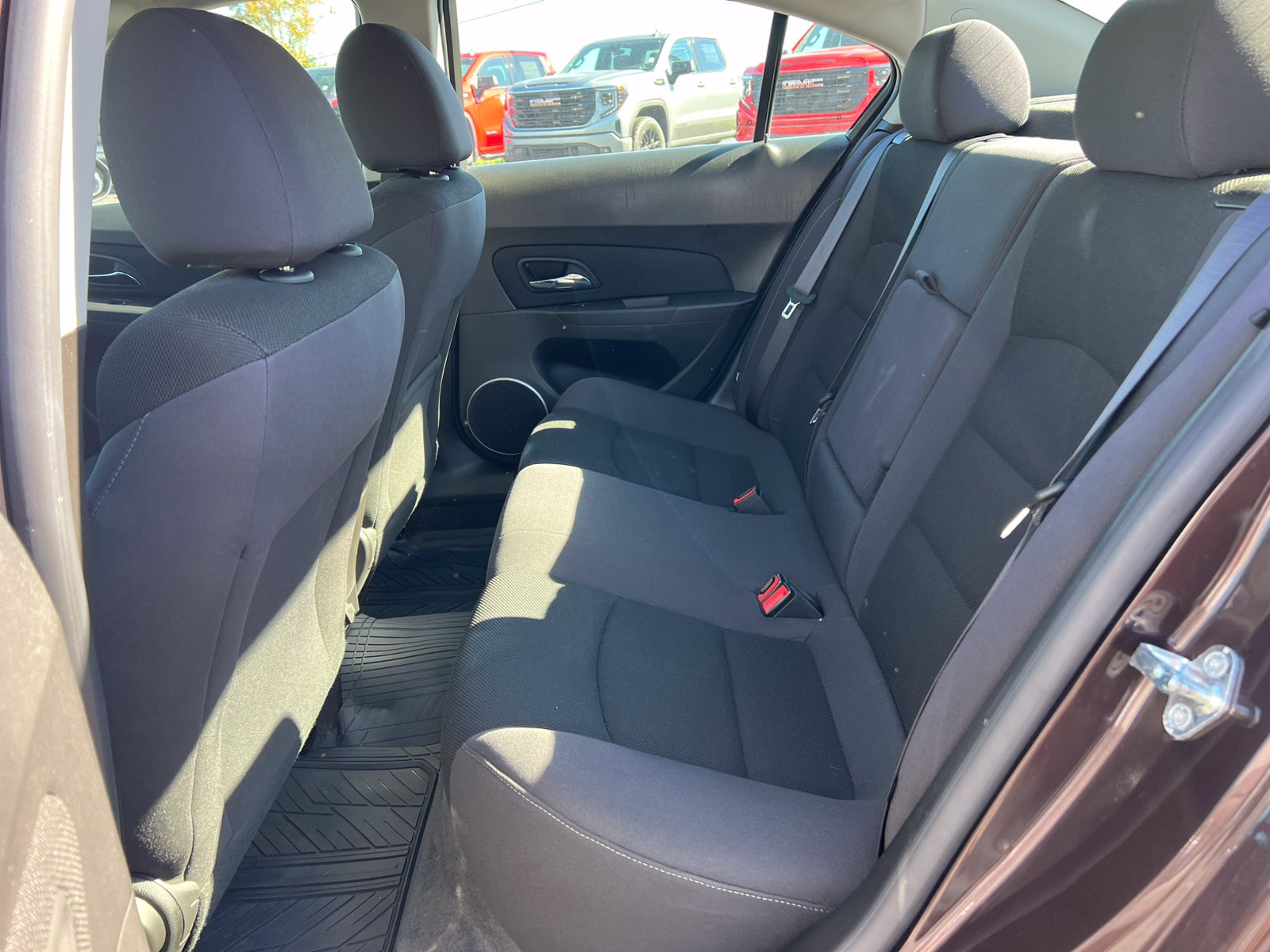 Used 2015 Chevrolet Cruze LT w/ Sun And Sound Package FWD image 4