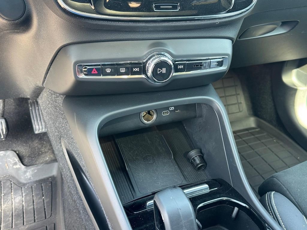 Used 2023 Volvo XC40 Recharge Ultimate AWD/4WD image 14