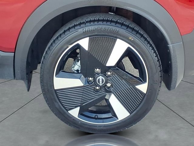 Used 2025 Nissan Kicks SR w/ SR Premium Package image 4