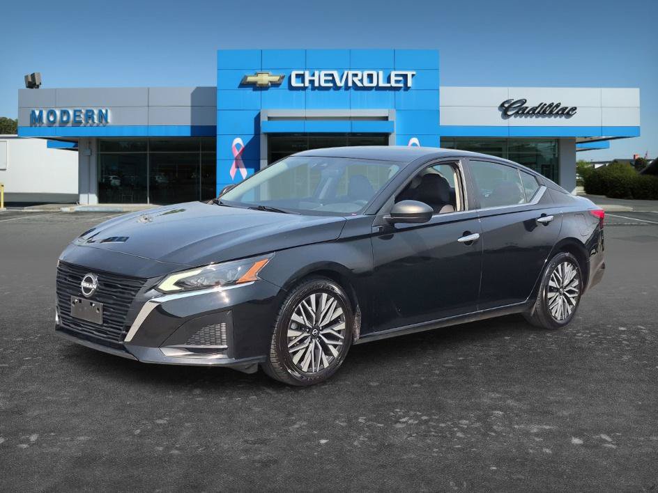 Used 2024 Nissan Altima 2.5 SV