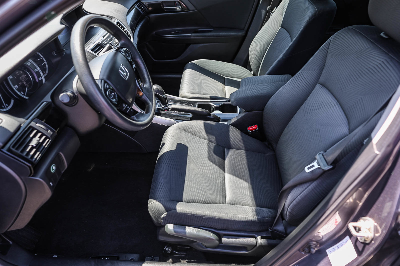 Used 2017 Honda Accord LX image 9