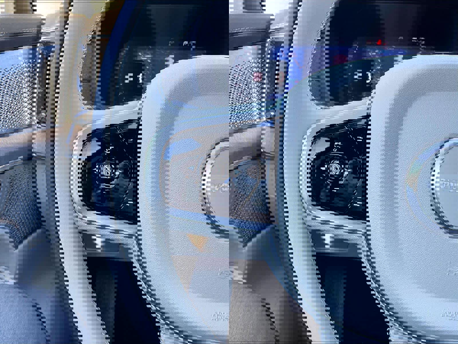 New 2026 Volvo XC90 T8 Ultra w/ Lounge Package image 17